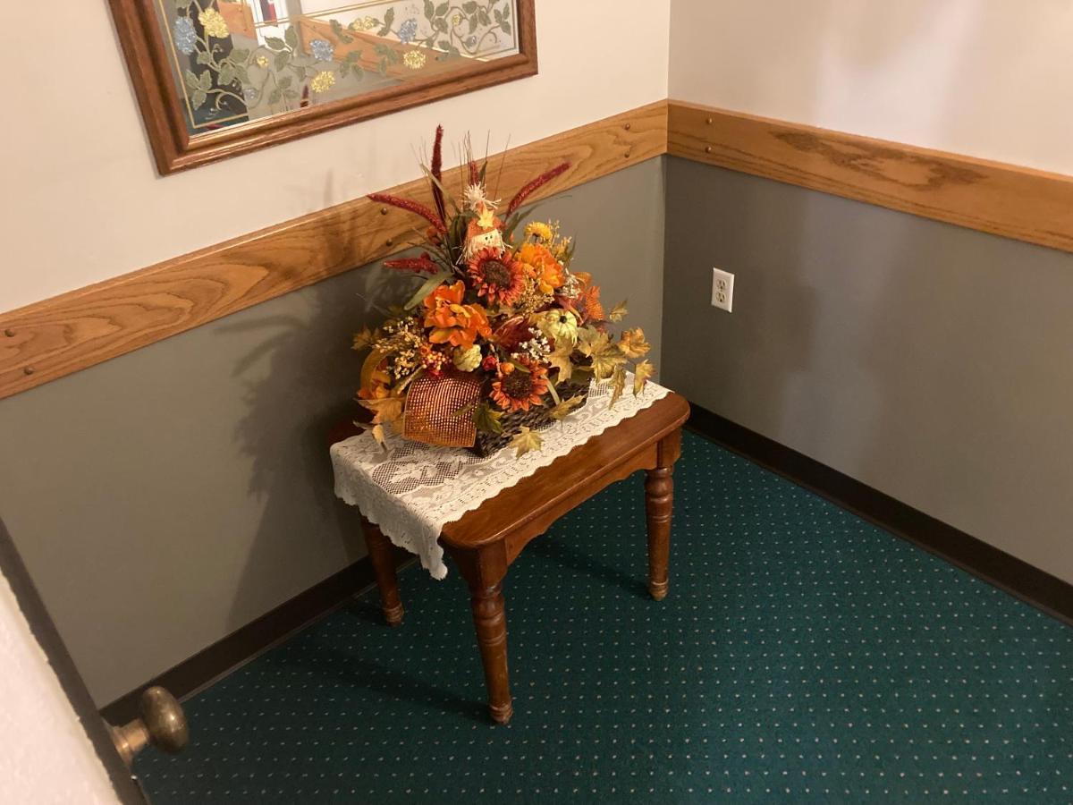 Landmark Motel Clintonville Luaran gambar